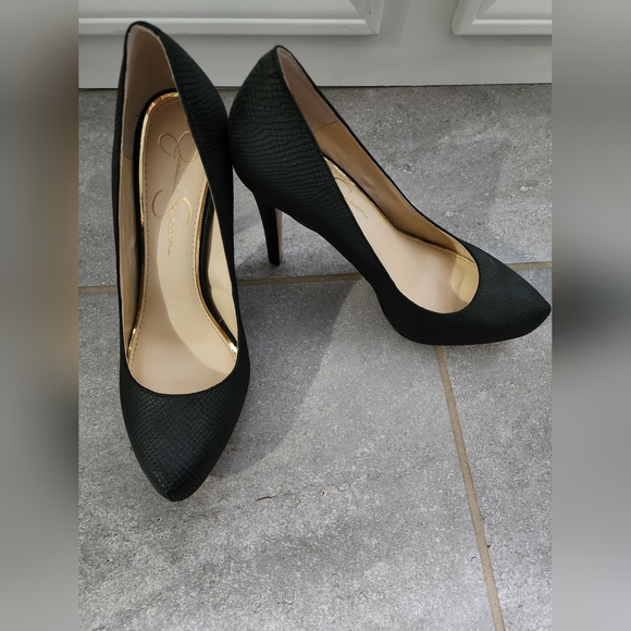 Jessica Simpson Heels - Picture 2 of 4